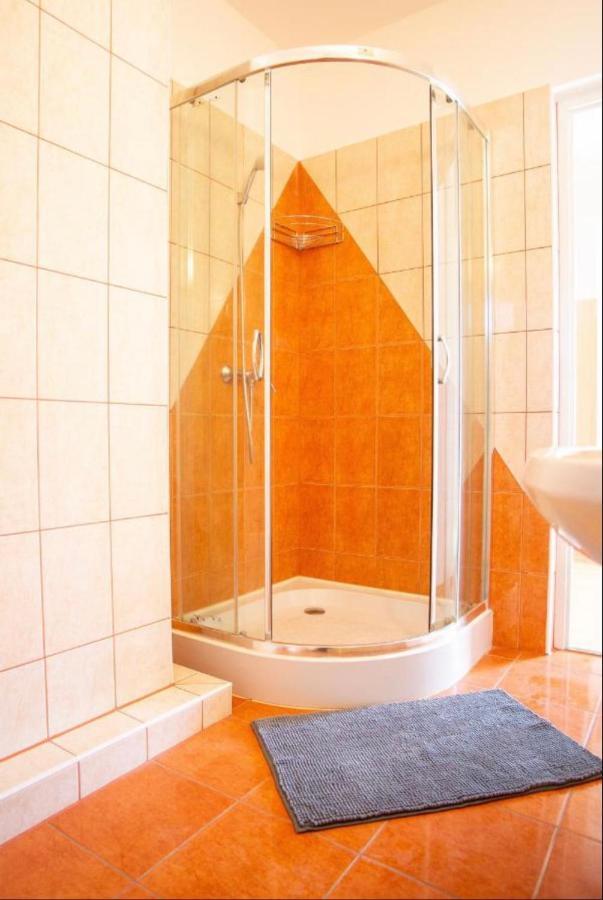 Bonita Apartmanhaz Apartment ซาลาคาโรส ภายนอก รูปภาพ