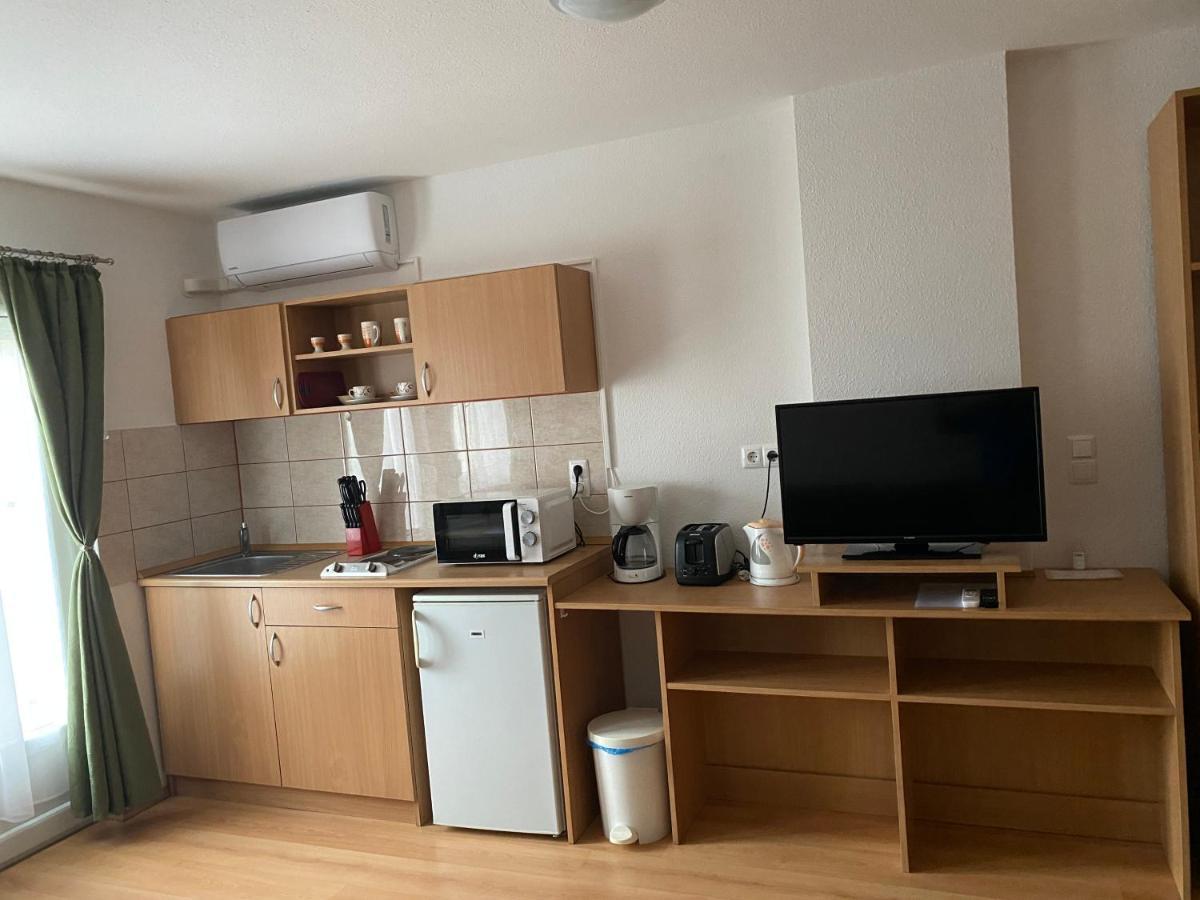 Bonita Apartmanhaz Apartment ซาลาคาโรส ภายนอก รูปภาพ