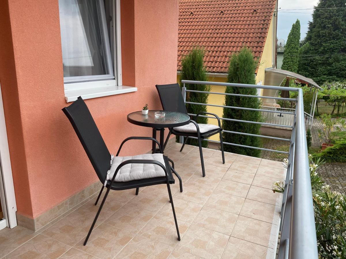 Bonita Apartmanhaz Apartment ซาลาคาโรส ภายนอก รูปภาพ