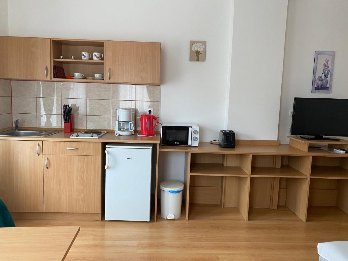 Bonita Apartmanhaz Apartment ซาลาคาโรส ภายนอก รูปภาพ